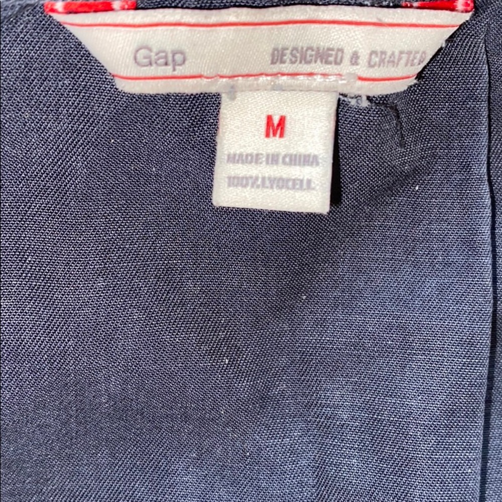 Good condition size medium dark gray top - Picture 3 of 4